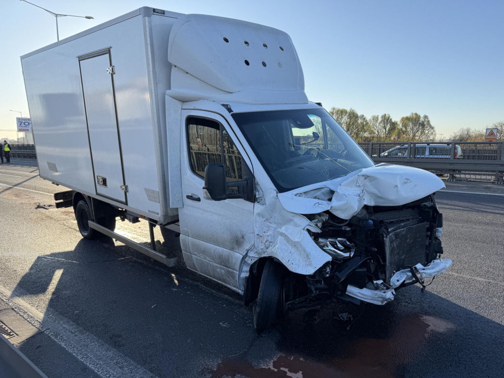 Tragiczny wypadek na S8 w Warszawie. Jedna osoba nie żyje, duże utrudnienia!