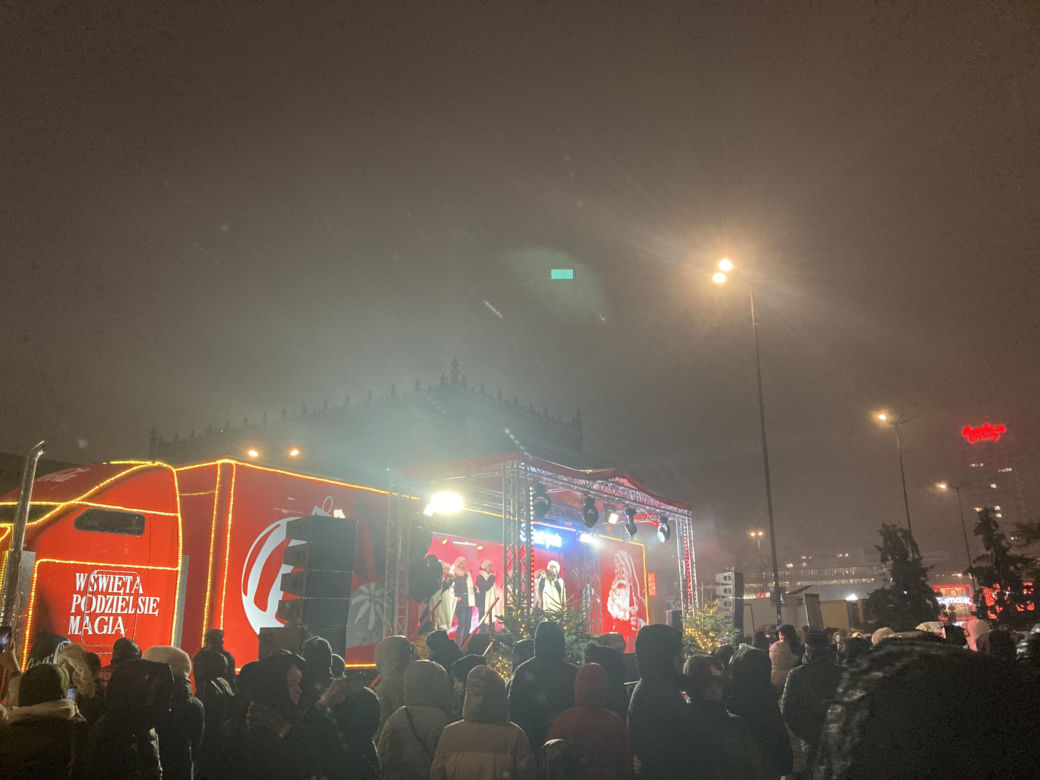 Świąteczna ciężarówka Coca-Coli w Warszawie