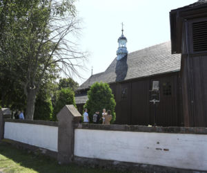 Tak zmienił się kościół z kultowego Rancza. Aktorzy zbierali na remont