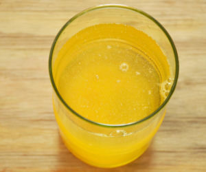 Domowy sposób na odwodnienie. Mikstura z trzech składników stawia na nogi szybciej niż zwykła woda