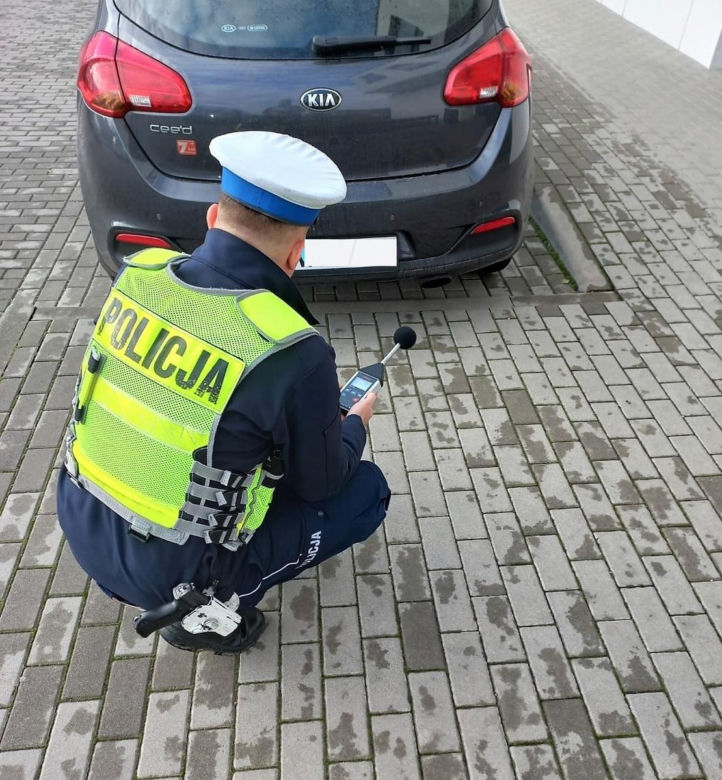 Policjanci podchodzą do aut z mikrofonem. Posypały się kary, bo kierowcy nie wiedzą o tym wykroczeniu