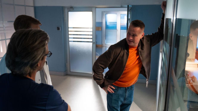 Na dobre i na złe odc. 984. Aleś Zagajewski (Paweł Małaszyński), Artur Bart (Piotr Głowacki)