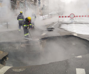Kłęby pary na Jagielońskiej