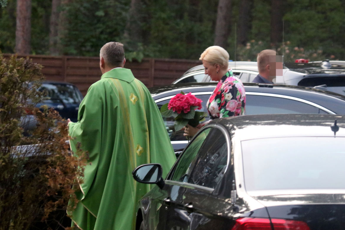 Agata Duda i Andrzej Duda w kościele w Juracie 