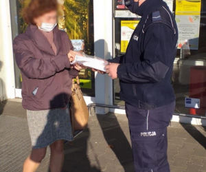 Maseczka albo mandat! W sobotę policjanci sprawdzali w lubelskich hipermarketach, czy stosujemy się do obostrzeń sanitarnych
