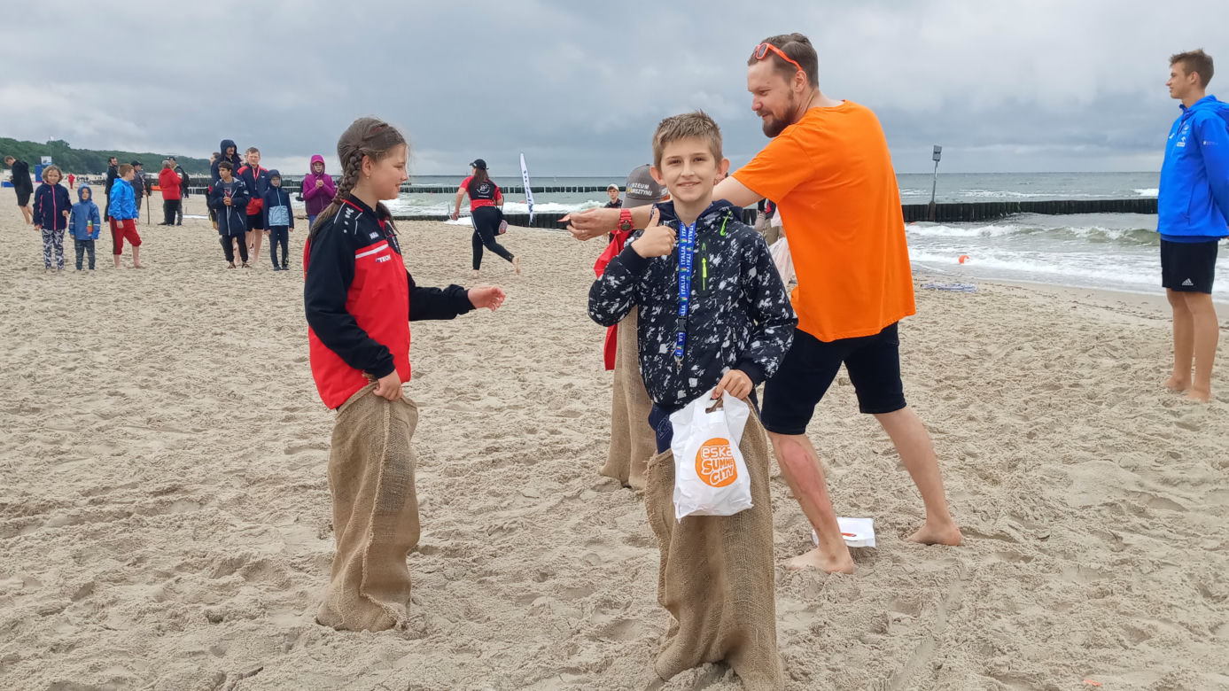 Ekipa Eska Summer City odwiedziła Kołobrzegi i wzięła udział w zawodach w poławianiu i przesiewaniu bursztynu