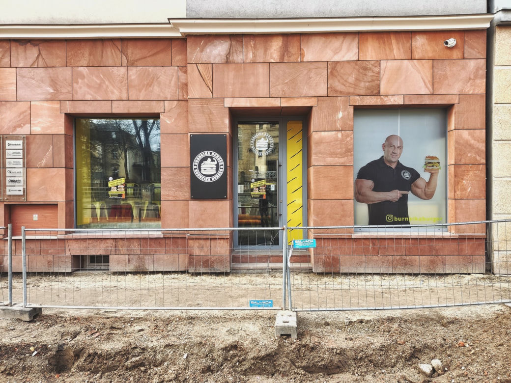 Katowice: Hardkorowy koksu otwiera "Burneika burger" i ma nie być lipy 