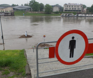 Powódź w Krakowie 24.05.2019: Fala kulminacyjna na Wiśle: zalane bulwary, okropny widok