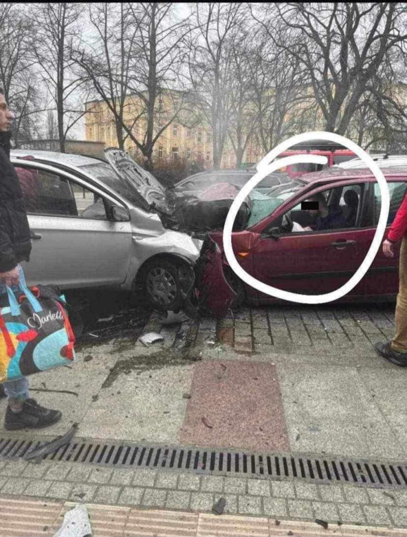 W Szczecinie kierowca rozpędzonym samochodem wpadł w pieszych