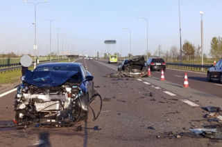 Wypadek na ekspresówce. Dwie osoby trafiły do szpitala