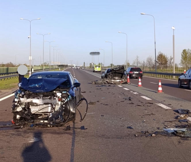 Wypadek na ekspresówce. Dwie osoby trafiły do szpitala