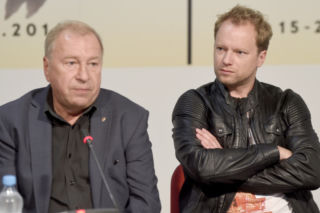 Jerzy Stuhr nie rozmawiał z synem na trudne tematy. Maćka uświadamiali koledzy zza śmietnika