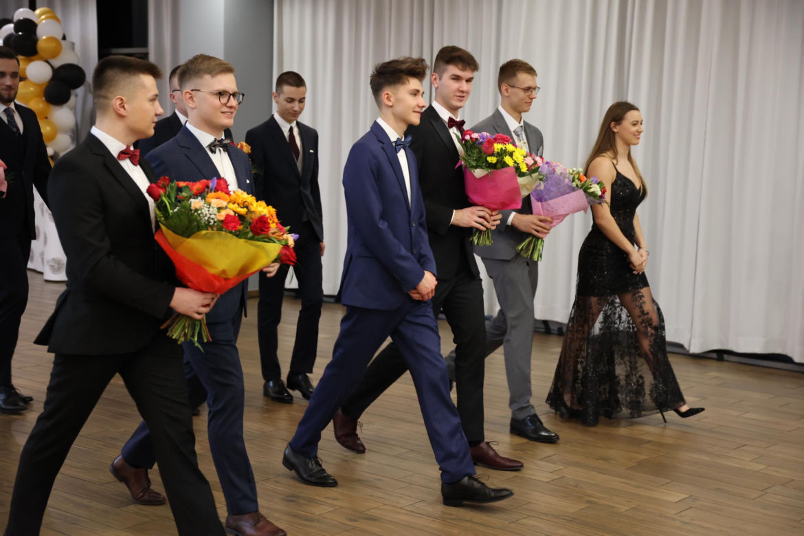 Studniówka Zespołu Szkół Elektronicznych w Lublinie. Tak bawią się tegoroczni maturzyści! 