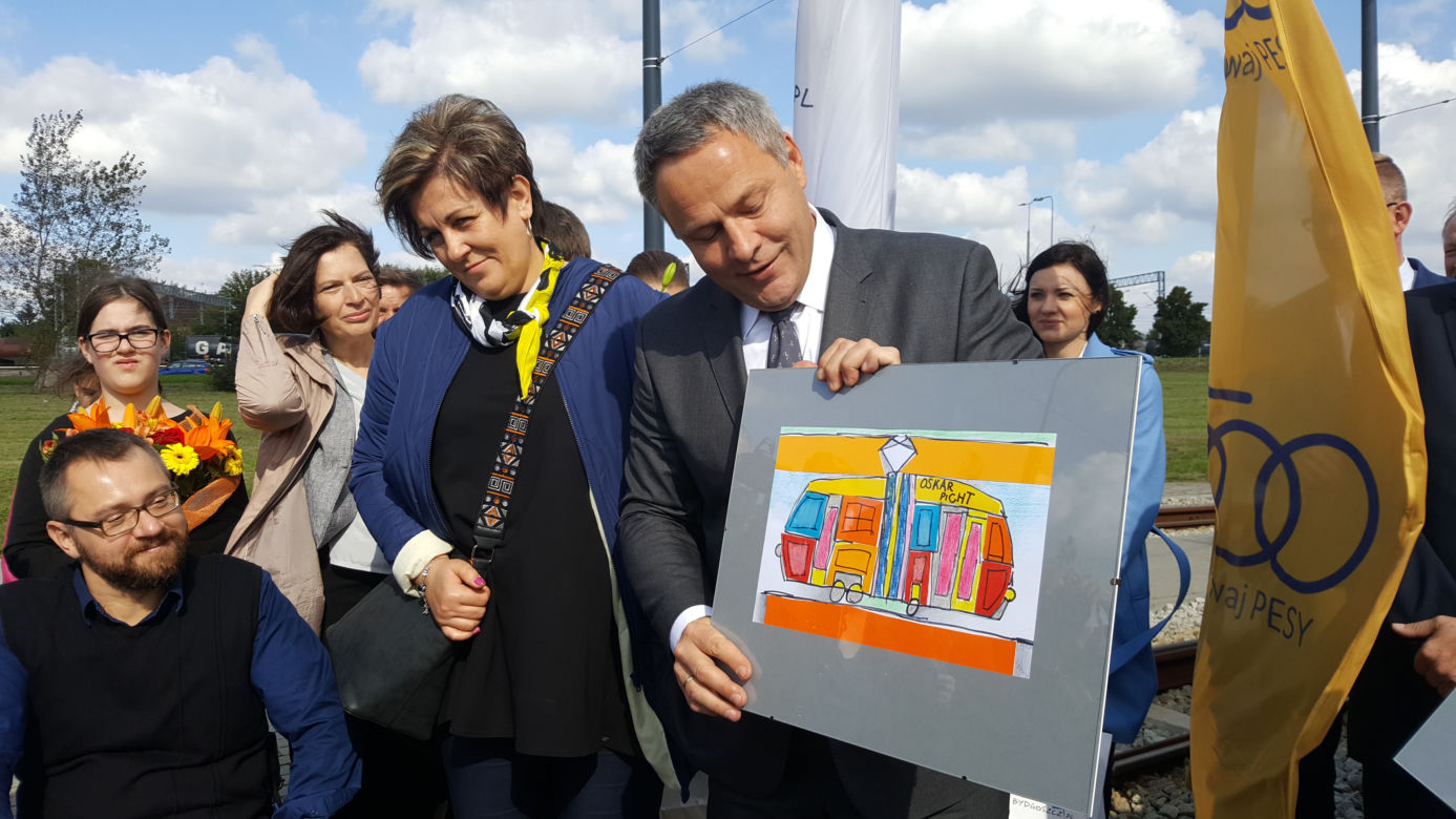 Nowoczesny tramwaj PESY wyjechał na bydgoskie tory