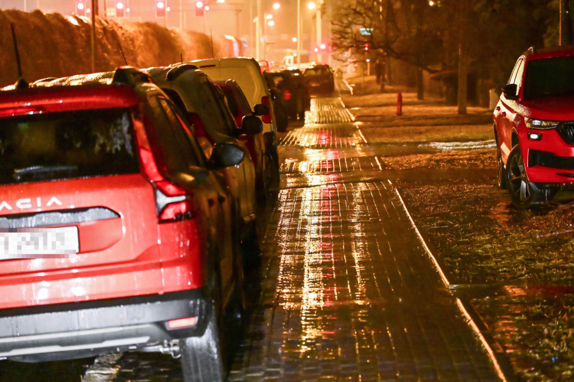Gołoledź paraliżuje Polskę