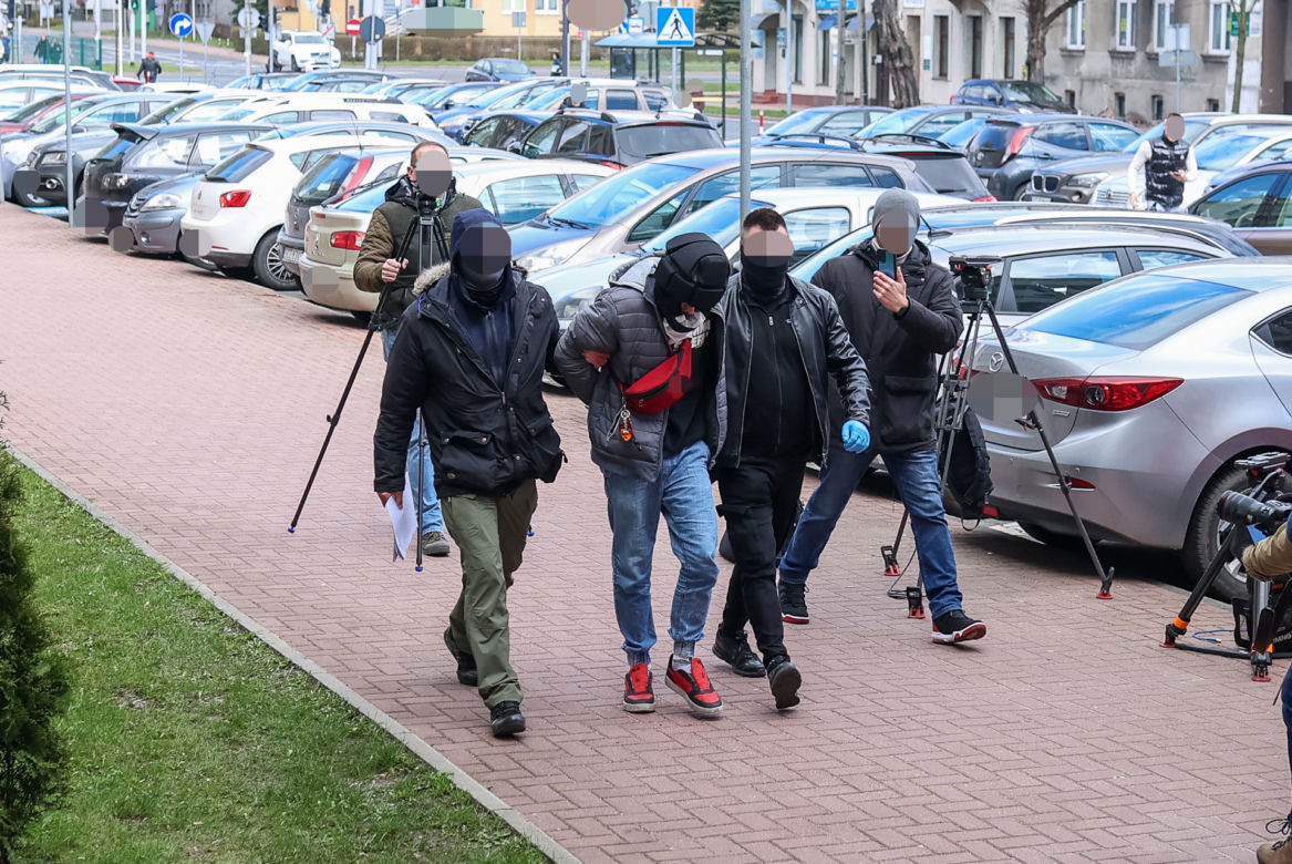 Ojczym Kamilka z Częstochowy przywitany przez więźniów w areszcie. Jest nagranie