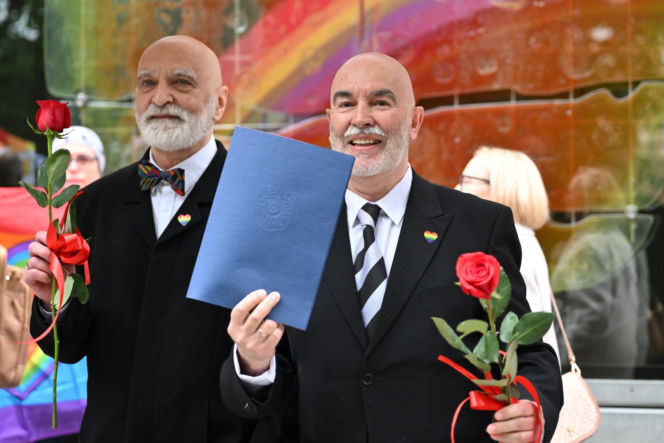 W poniedziałek, 18 maja, w Urzędzie Stanu Cywilnego po raz pierwszy dokonano transkrypcji zagranicznego aktu małżeństwa pary jednopłciowej bez konieczności prowadzenia sprawy sądowej