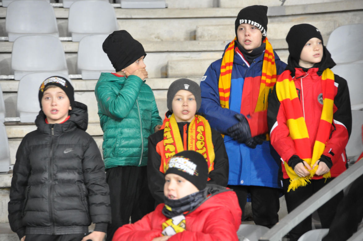 Korona Kielce - ŁKS Łódź. Zdjęcia kibiców na Suzuki Arenie