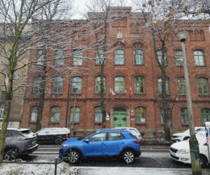 Afera o fryzurę w krakowskim liceum. Jest ruch kuratorium w sprawie dyrektora Marka Graniczki