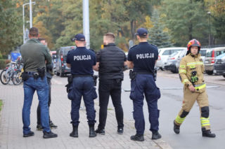 Policja kontroluje szkoły w całym kraju. Zatrzymano już 194 osoby