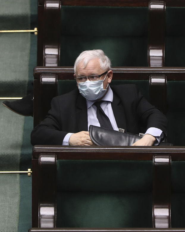  Sejm głosuje a Kaczyński szpera w ...