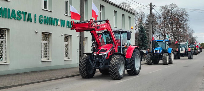 Rolnicy wyszli na ulice. Rozpoczął się protest w woj. łódzkim. „Opłacalność jest na krytycznym poziomie”