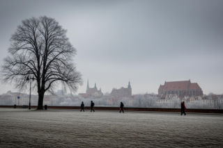 Pogodowy rollercoaster w Toruniu 20.11.2025. Czeka nas naprawdę lodowate starcie?