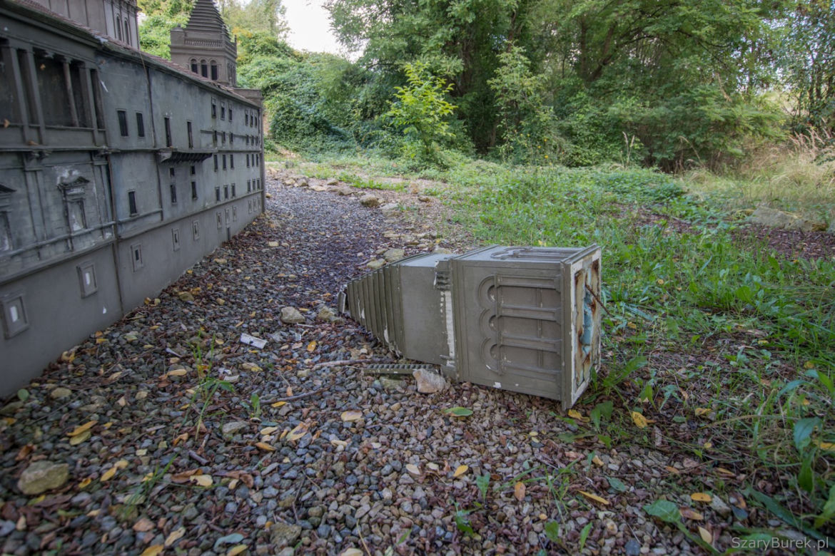 Park Miniatur Sakralnych w Częstochowie zrujnowany