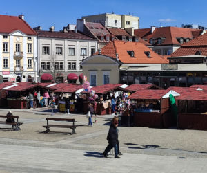 Jarmark Wielkanocny przed Ratuszem. Do kiedy? Jakie produkty? [ZDJĘCIA]