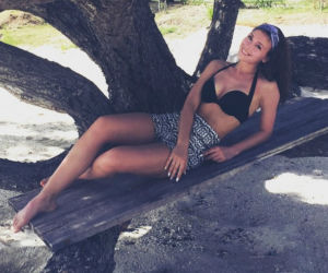 Klaudia Halejcio w samej chuście na plaży! [ZDJĘCIA]