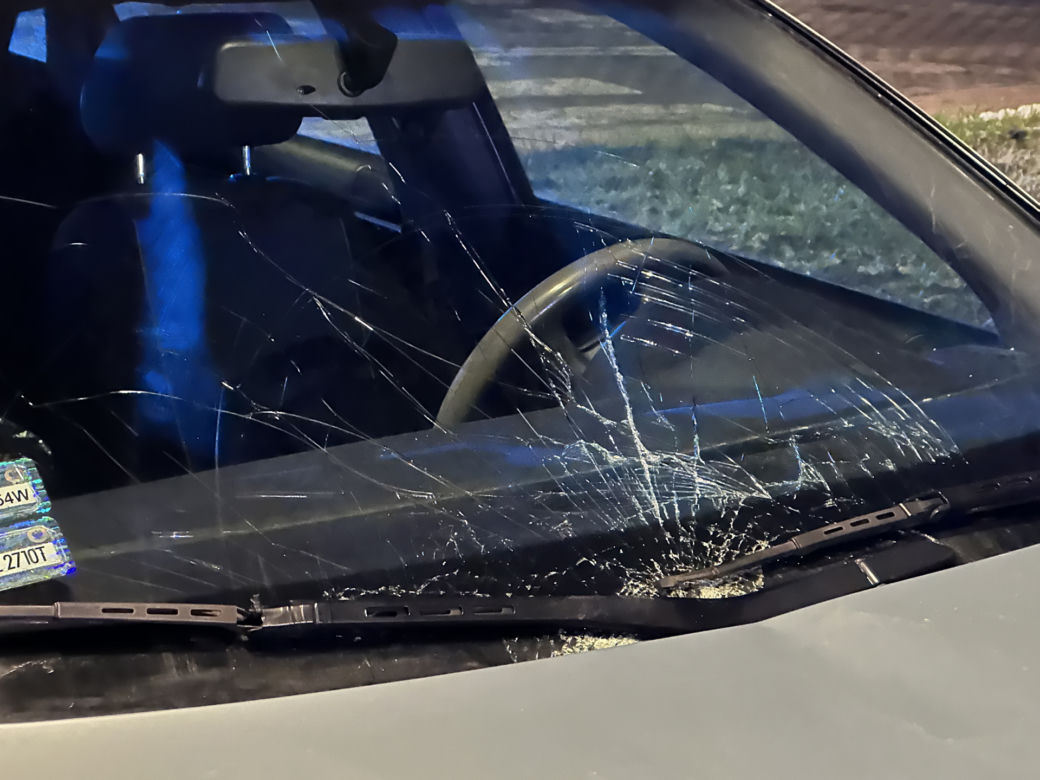 Audi huknęło w nią na przejściu. Przeleciała ponad 10 metrów