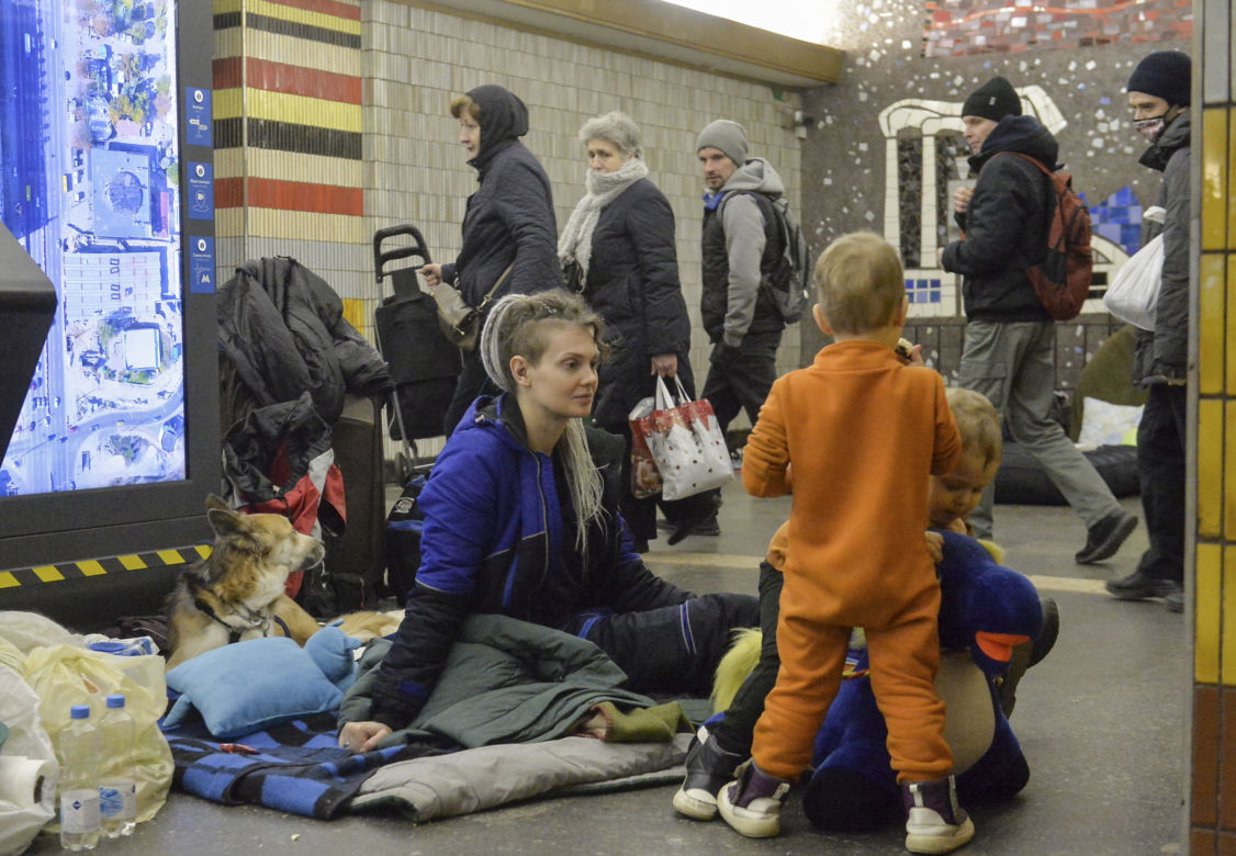 Od początku wojny żyją w metrze. To ich nowy dom i schron przed bombami 