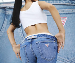 GUESS prezentuje jeansy B Jean Low Rise w kampanii z udziałem Becky G