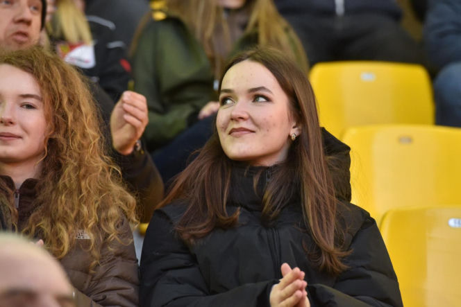 PRES Grupa Dewloperska Toruń - Abramczyk Polonia Bydgoszcz, zdjęcia kibiców i zawodników z pożegnania Adriana Miedzińskiego