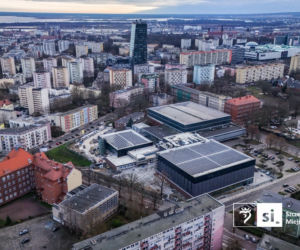 Nowy Szczeciński Dom Sportu nabiera ostatecznych kształtów. Montują krzesełka i przegrodę basenową