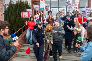 Pierwsza miłość, odcinek 4141. Teresa (Ewa Skibińska), Hubert (Rafał Szałajko)