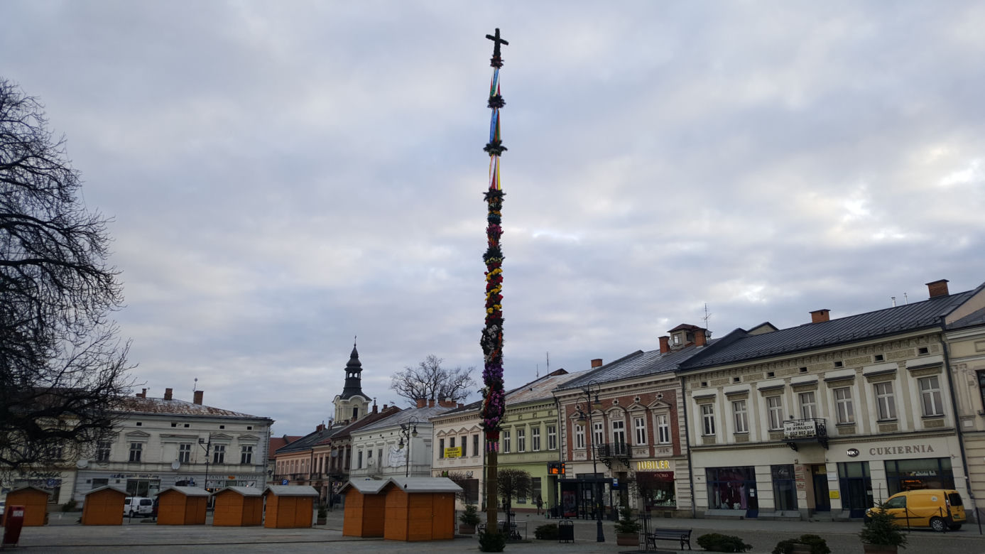  Gigantyczna palma wielkanocna  w Nowym Sączu