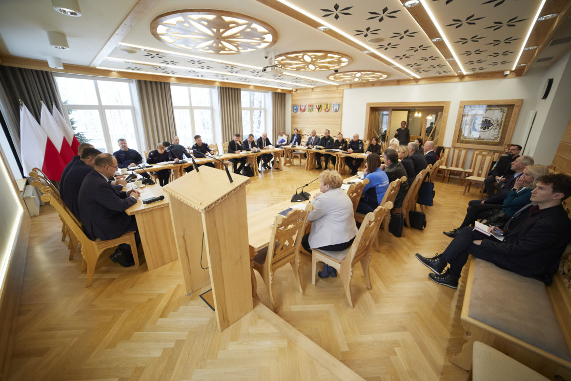 Posiedzenie Wojewódzkiego Zespołu Zarządzania Kryzysowego "Bezpieczne ferie dla dzieci i młodzieży w województwie małopolskim – 2023"