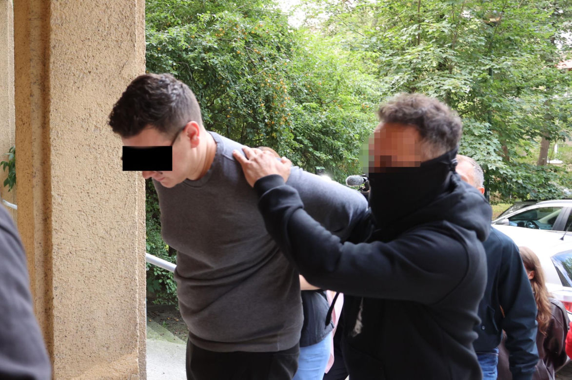 To on wjechał w rodzinę z niemowlęciem. Hubert B. doprowadzony do prokuratury w Krakowie