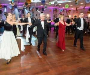 XVII Uniwersytecki Bal Charytatywny w Olsztynie. Sala była wypełniona po brzegi 