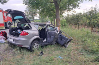 Dramat na DK78. Chwila nieuwagi, huk i walka o życie 3-latka w zmiażdżonym aucie