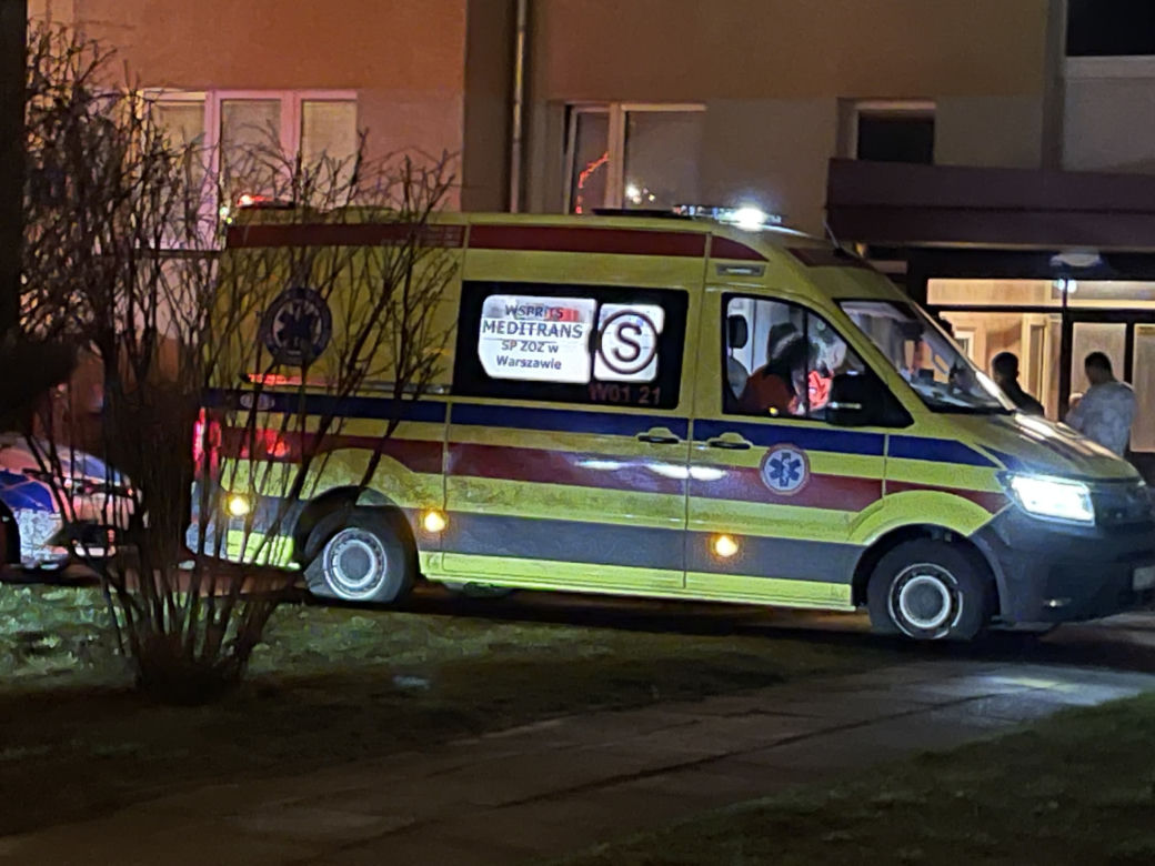 Sąsiedzi znaleźli zwłoki. Tragedia w bloku na Bemowie