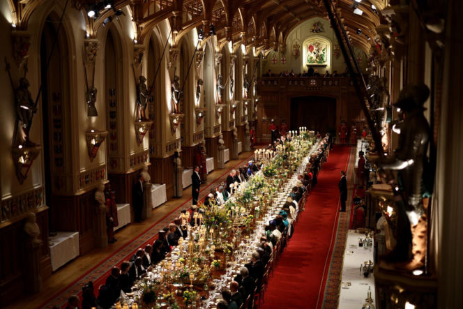 Wszyscy mówią o księżnej Kate. Na głowie ma tiarę Diany, w uszach kolczyki zmarłej królowej