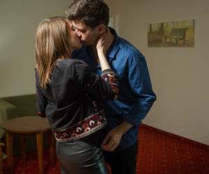 Na Wspólnej, odc. 2910. Mikołaj (Krzysztof Wieszczek), Roma (Julia Kamińska)