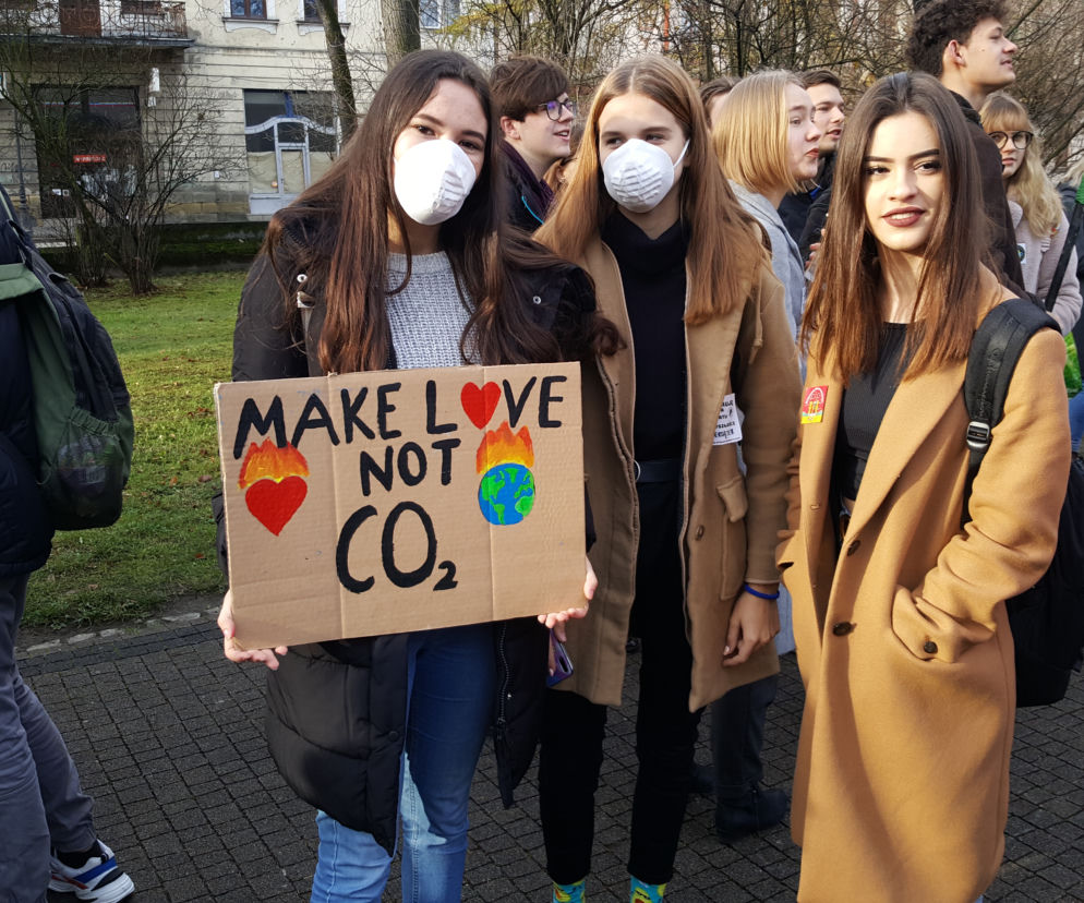Nowy Sącz: Młodzi mają DOŚĆ i wyszli na ulice. Skierowali żądania do polityków 