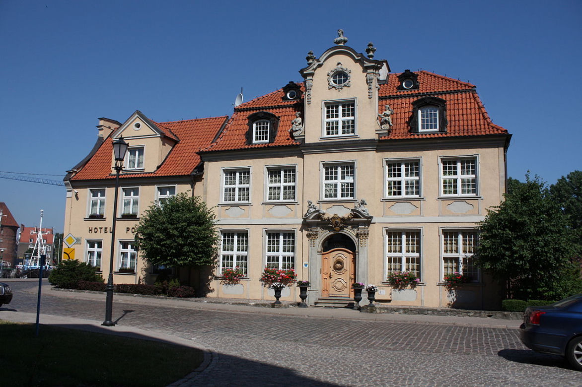 Hotel Podewils - "Dom pod Murzynkiem"