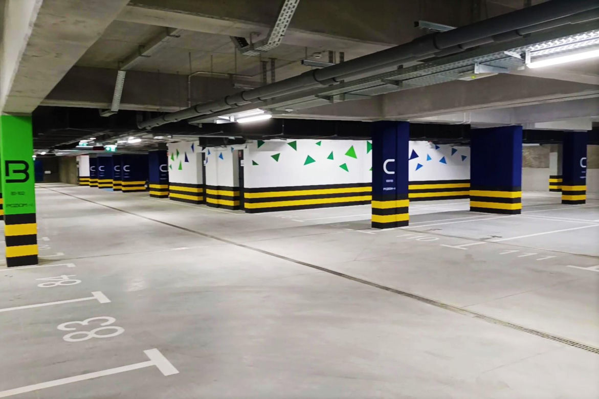 Pusty parking w Kwartale 36