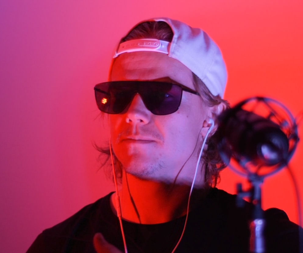 Petteri Forsell z Korony Kielce rapuje PO POLSKU [#hot16challenge]