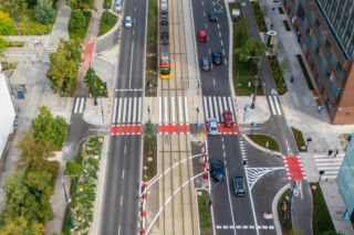 Zielona Marszałkowska? Nie, połowa ulicy wciąż czeka na zmiany. Co planuje Warszawa?