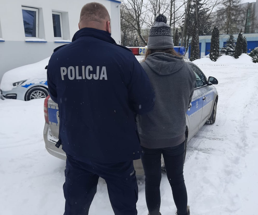 Szukały jej sądy i prokuratury. 23-laka wpadła podczas kontroli. KŁAMCZUCHA była pijana jak bela! 